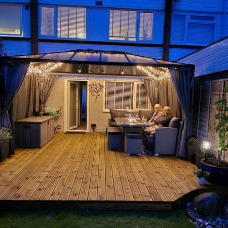 garden decking installation Reading